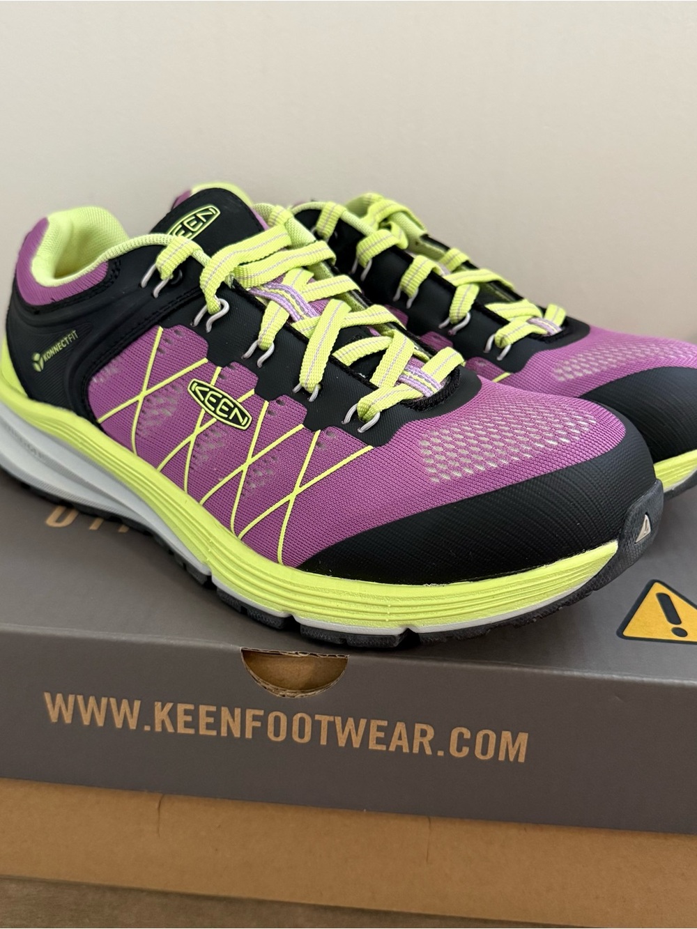 NEW Keen Vista Energy African Violet Black Women 11 Carbon Toe EH No Slip